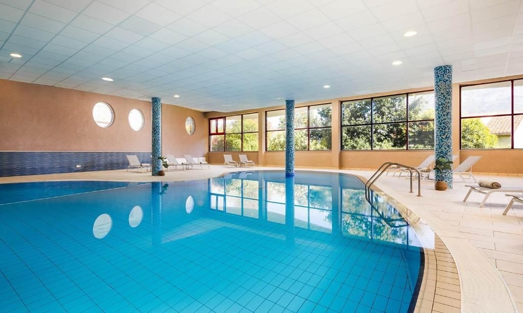 pools-indoor-pool