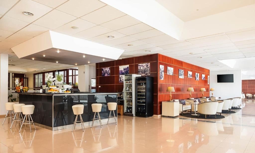 bars-lobby-bar