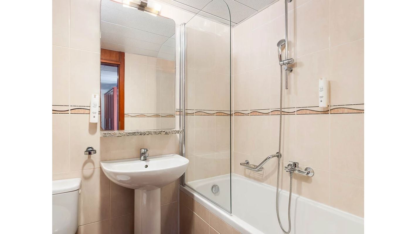rooms-superior-junior-suite-balcony