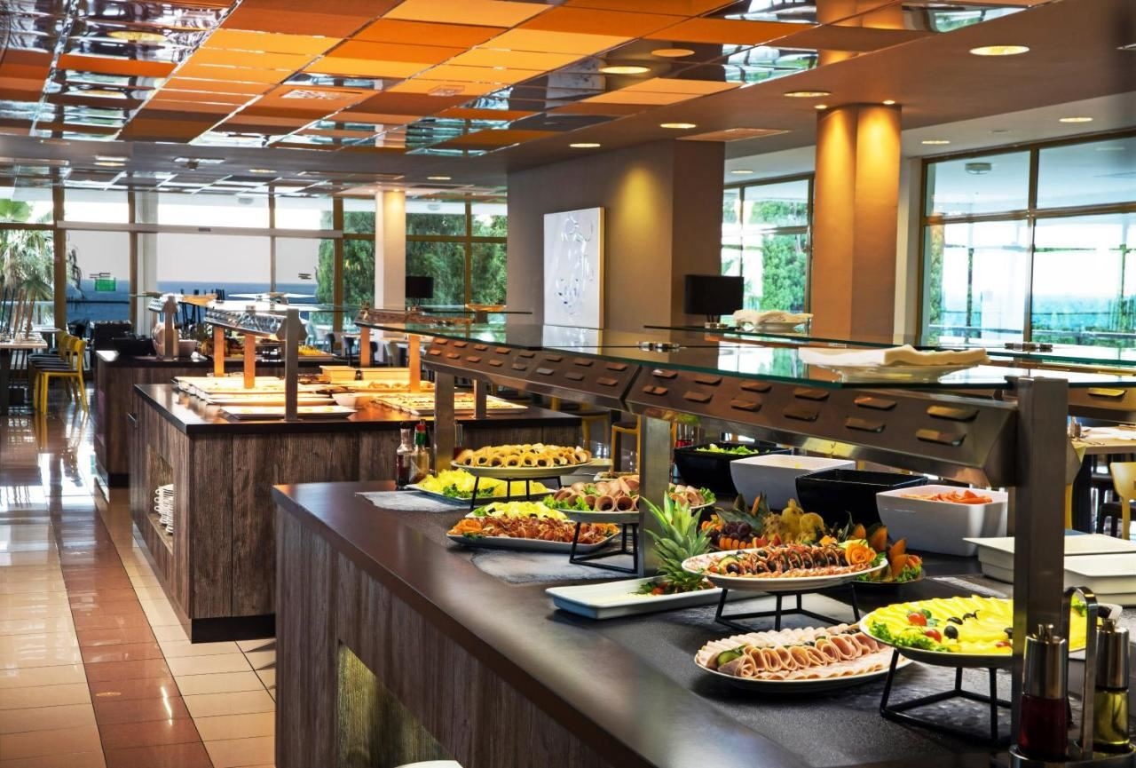 restaurants-restaurants