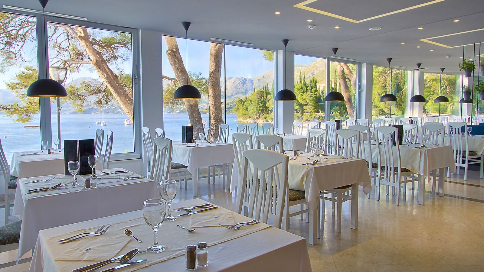 restaurants-restaurants