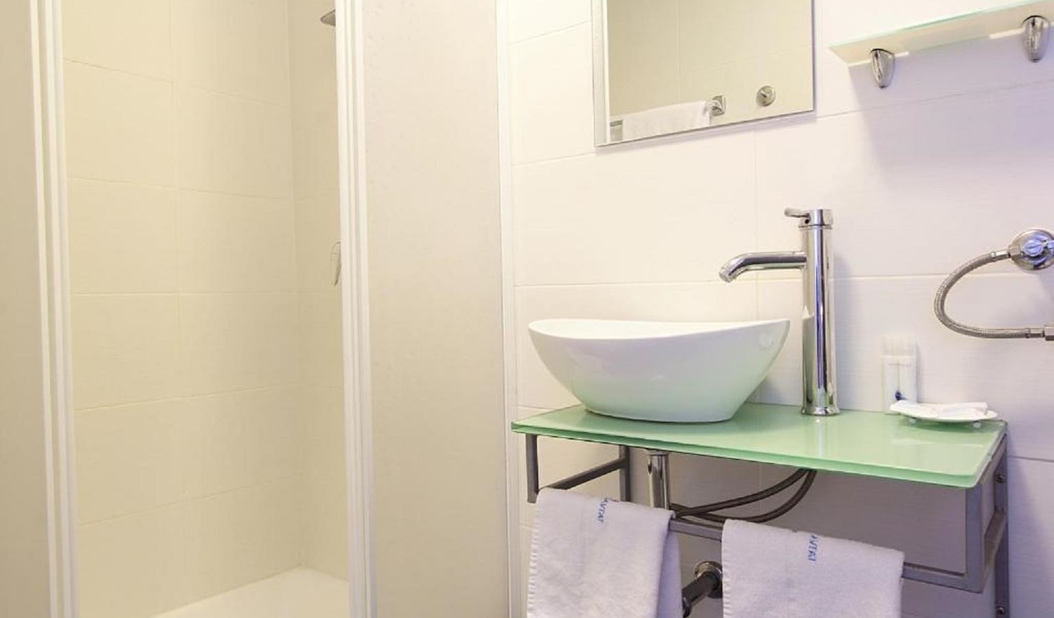 rooms-classic-room-balcony