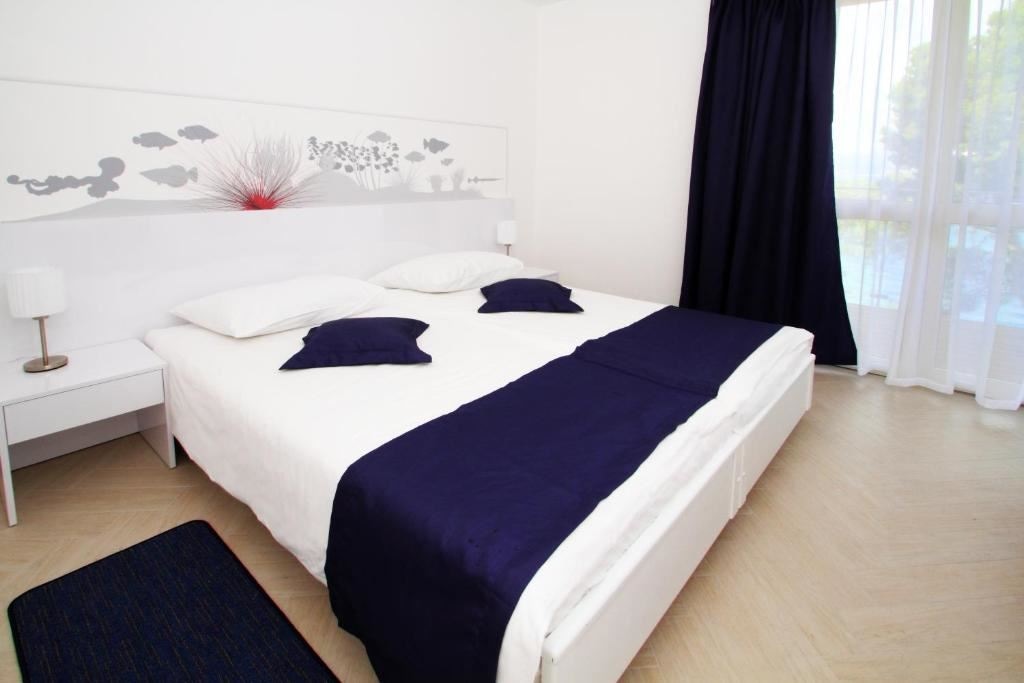 rooms-classic-room-seaview-balcony