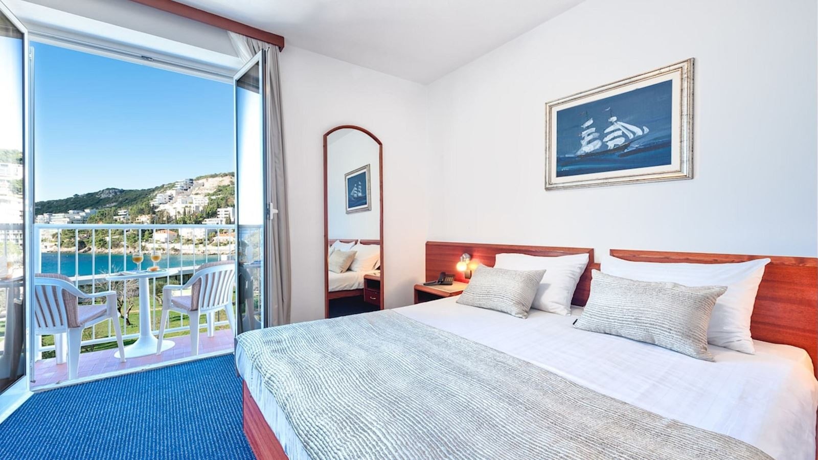 rooms-double-standard-room-seaview-balcony