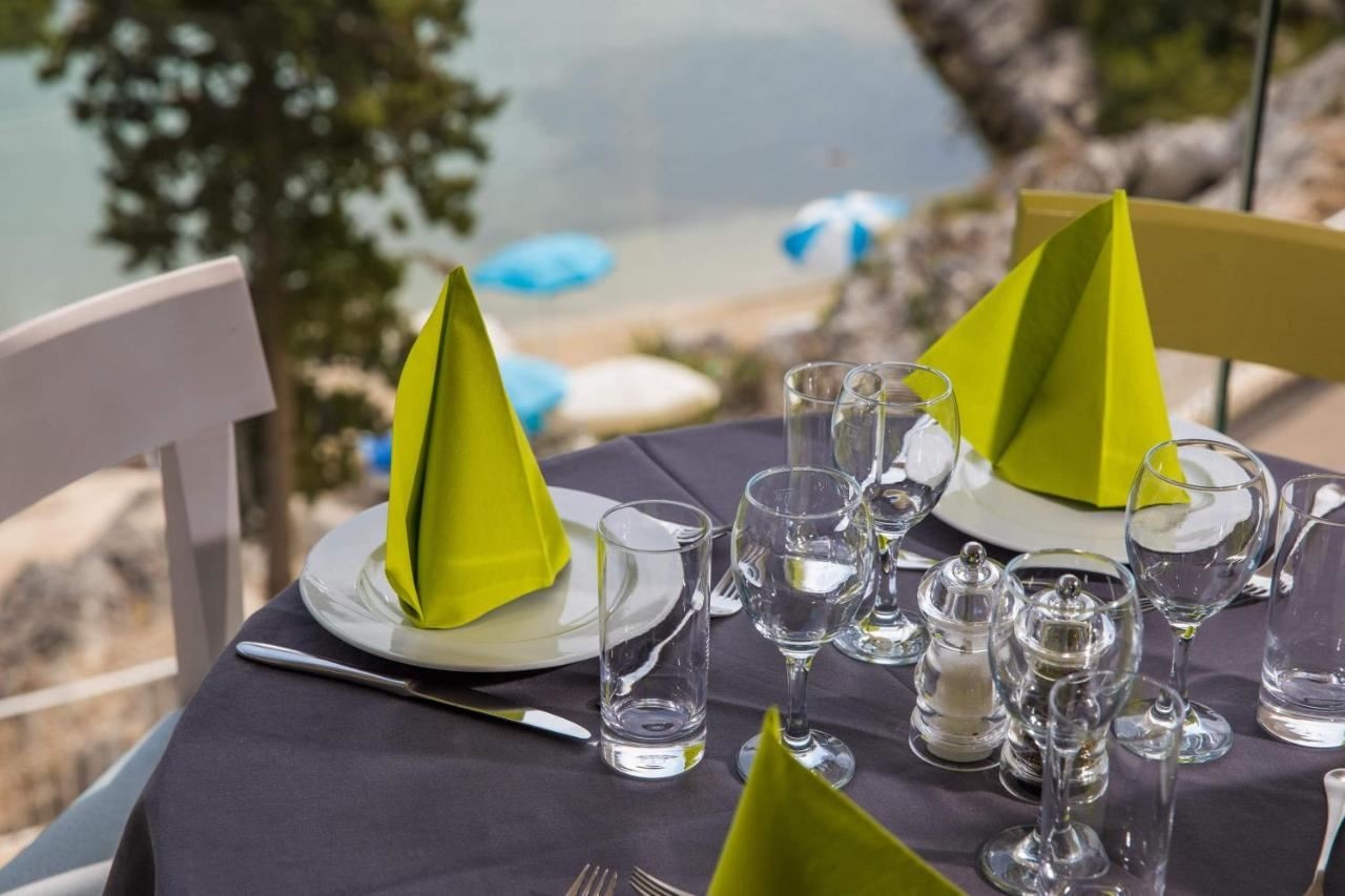 restaurants-restaurants