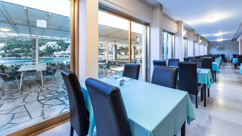 restaurants-restaurants