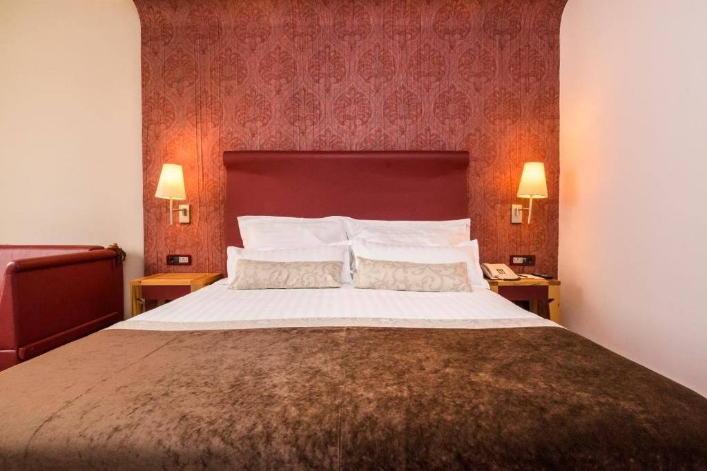 rooms-classic-room-balcony