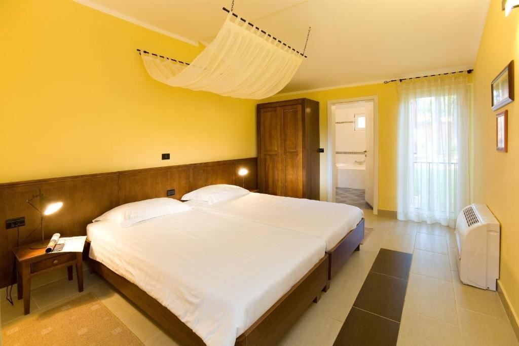 rooms-1-bedroom-classic-villa-park-view