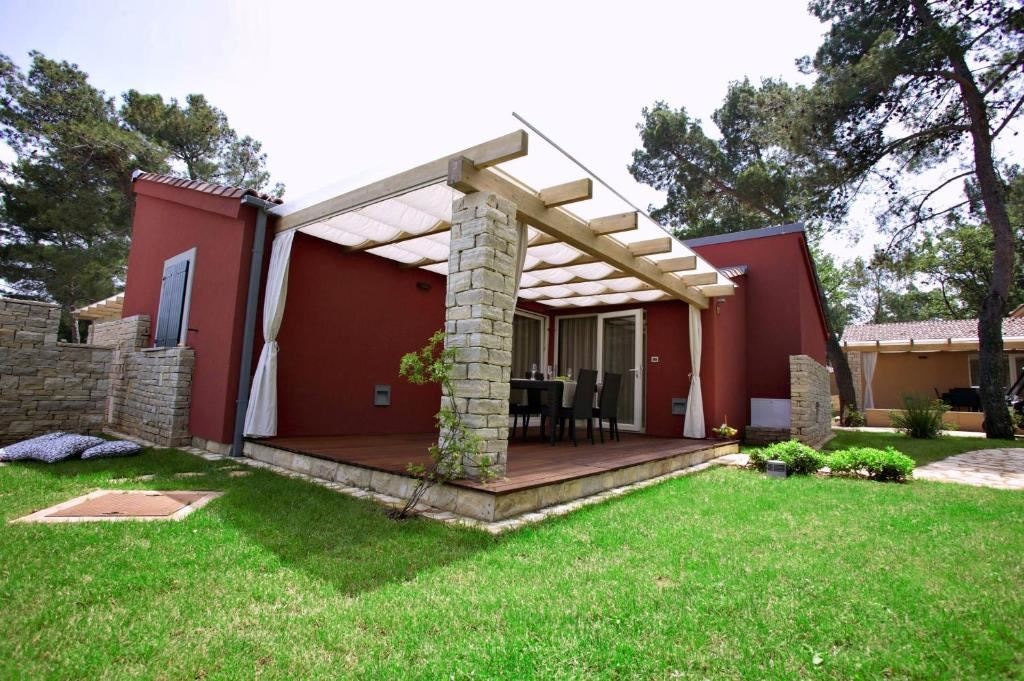 rooms-2-bedroom-classic-villa-park-view