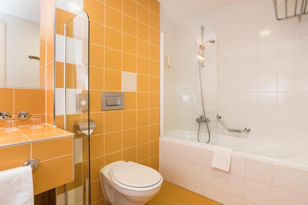 rooms-2-connectingrooms-classic-room-park-view-balcony