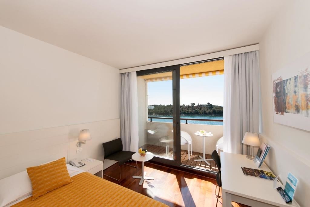 rooms-double-superior-room-balcony