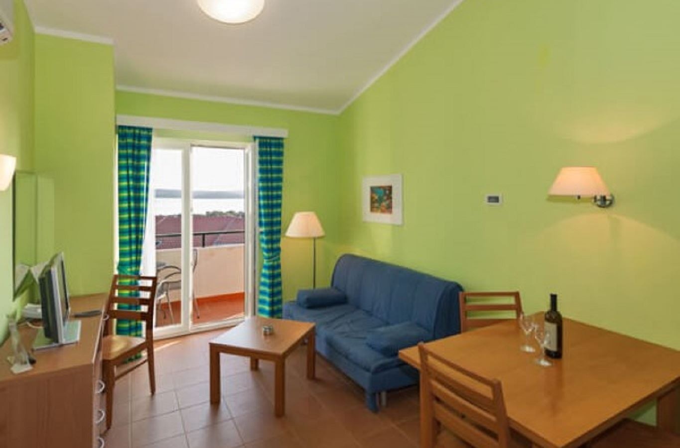 rooms-1-bedroom-apartment-terrace