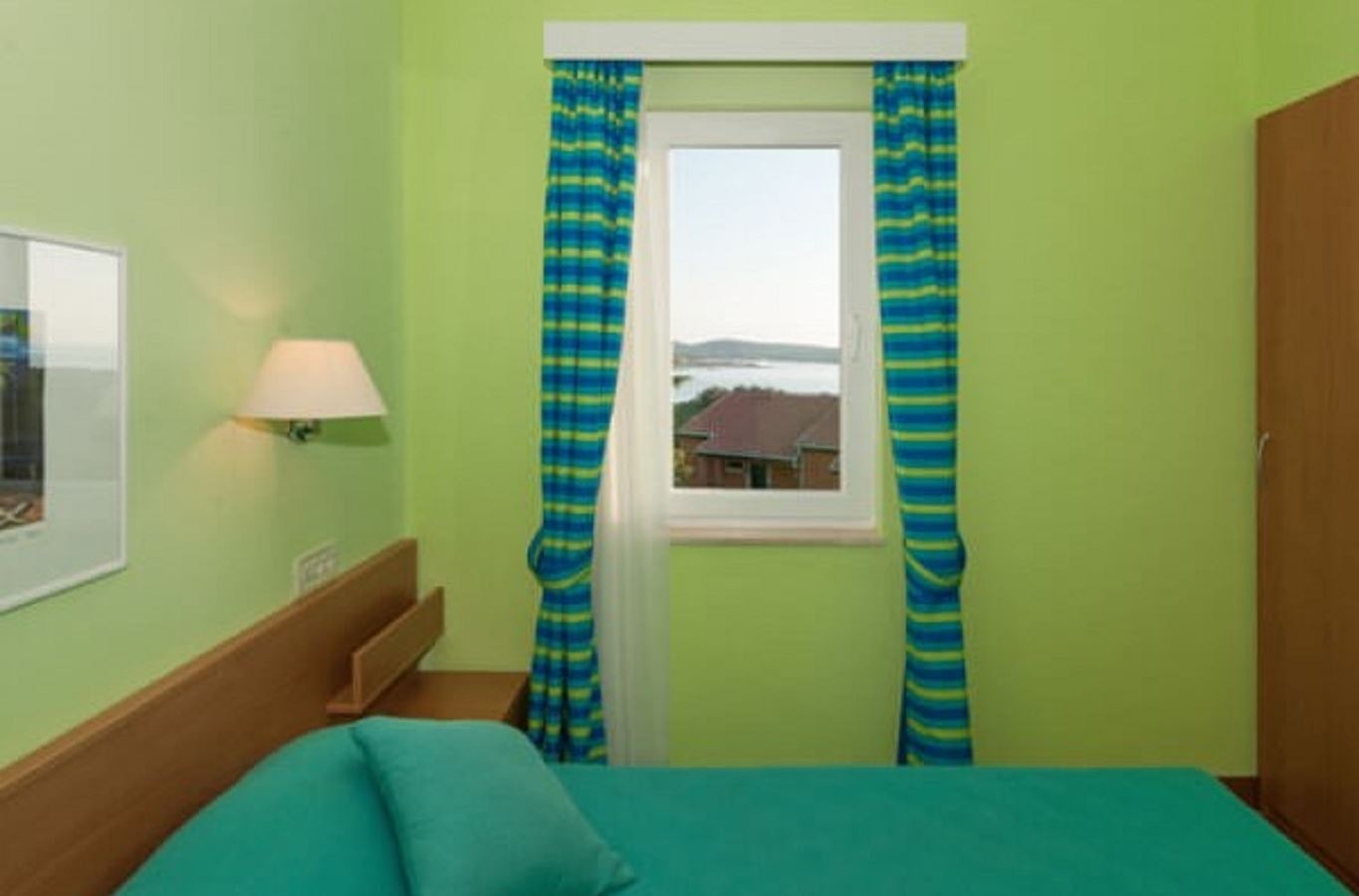 rooms-1-bedroom-apartment-terrace