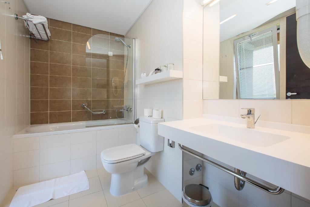 rooms-double-classic-room-balcony