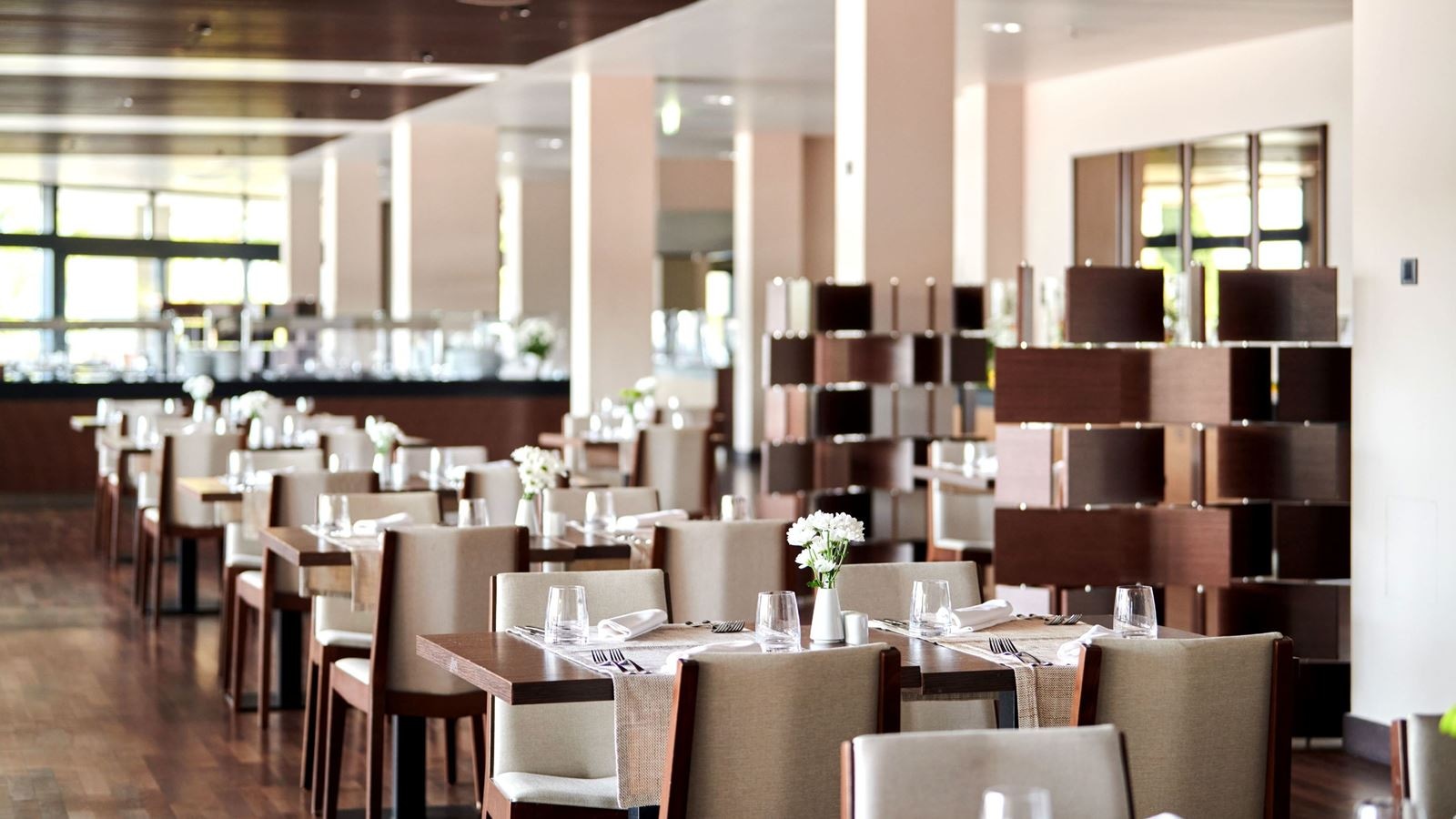 restaurants-restaurant