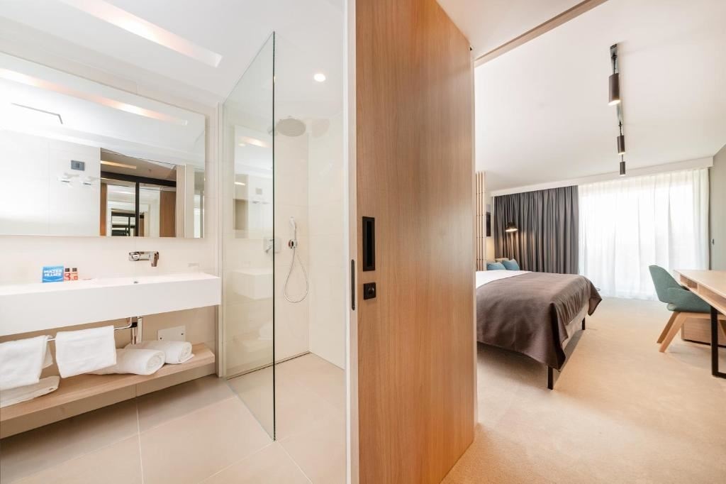 rooms-family-room-sea-view-balcony-offer