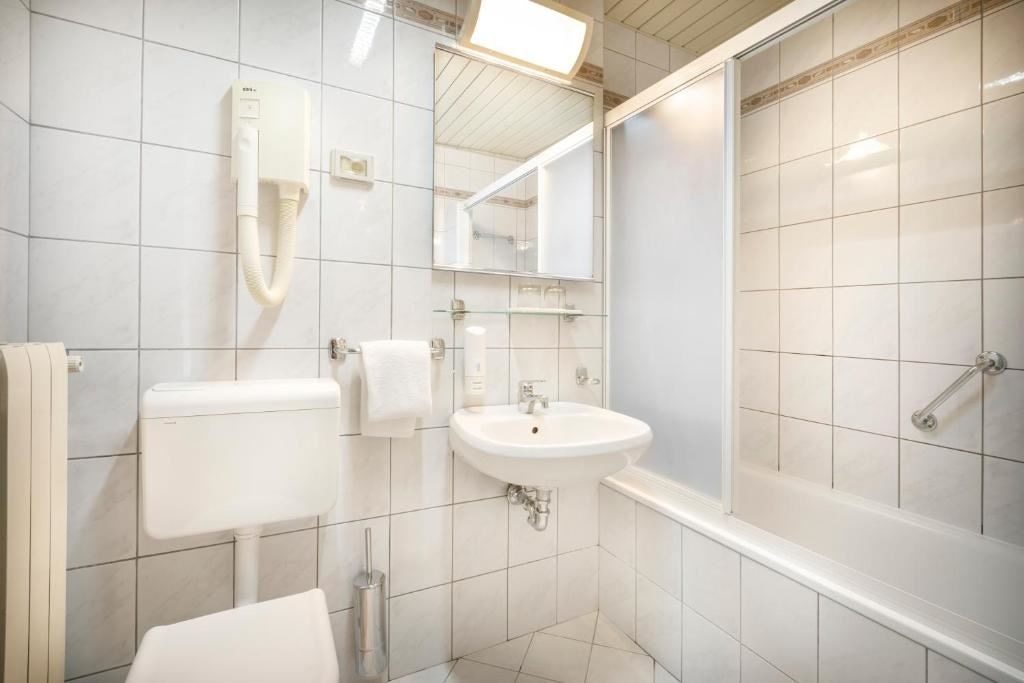 rooms-double-premium-room-seaside-balcony