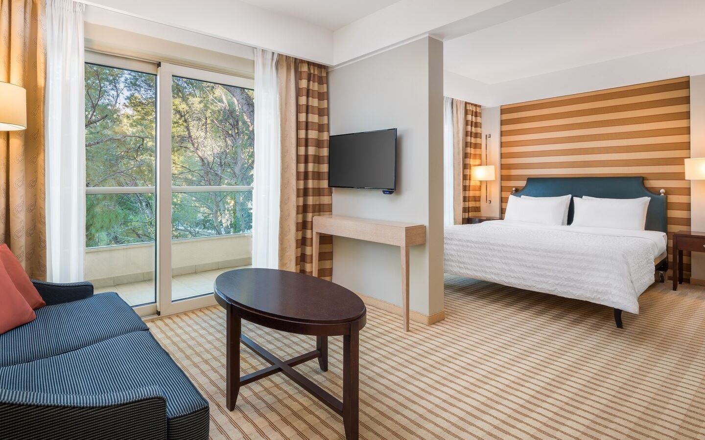 rooms-elegance-room-park-view-balcony