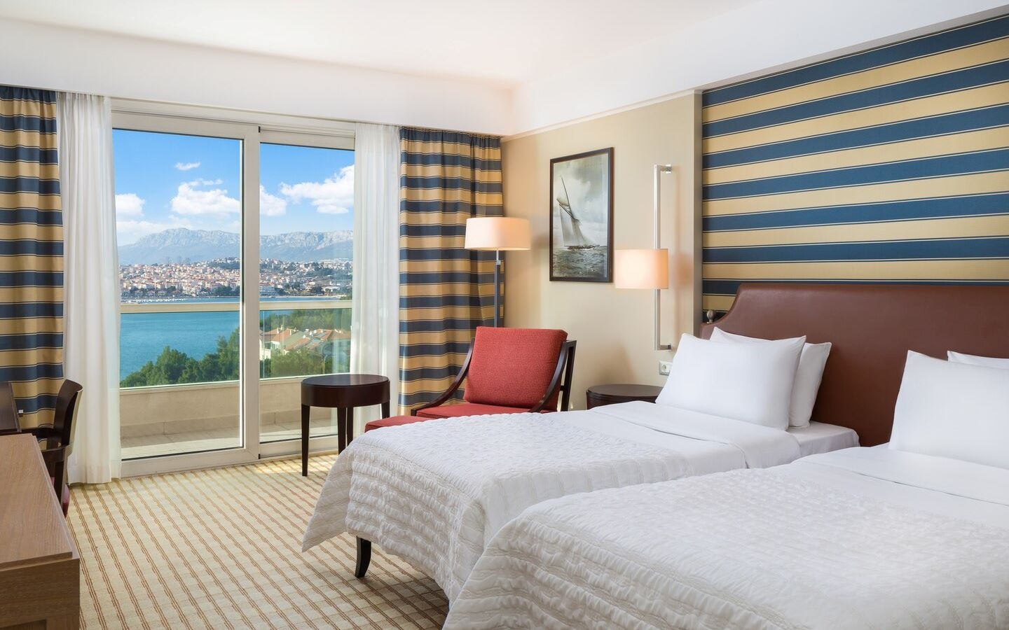 rooms-premium-room-seaview-balcony