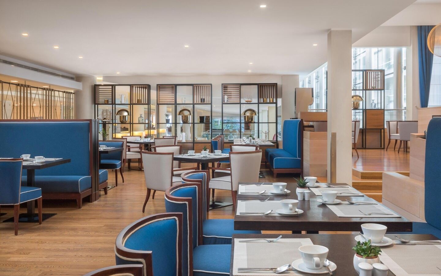 restaurants-restaurant