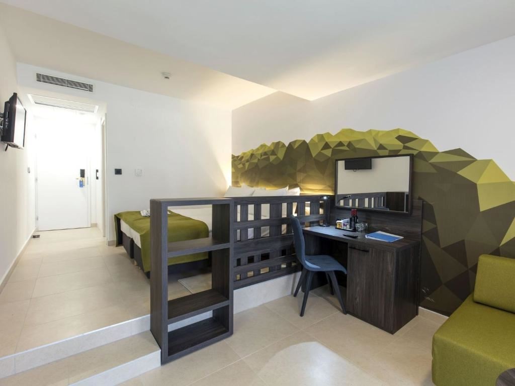 rooms-superior-room-balcony