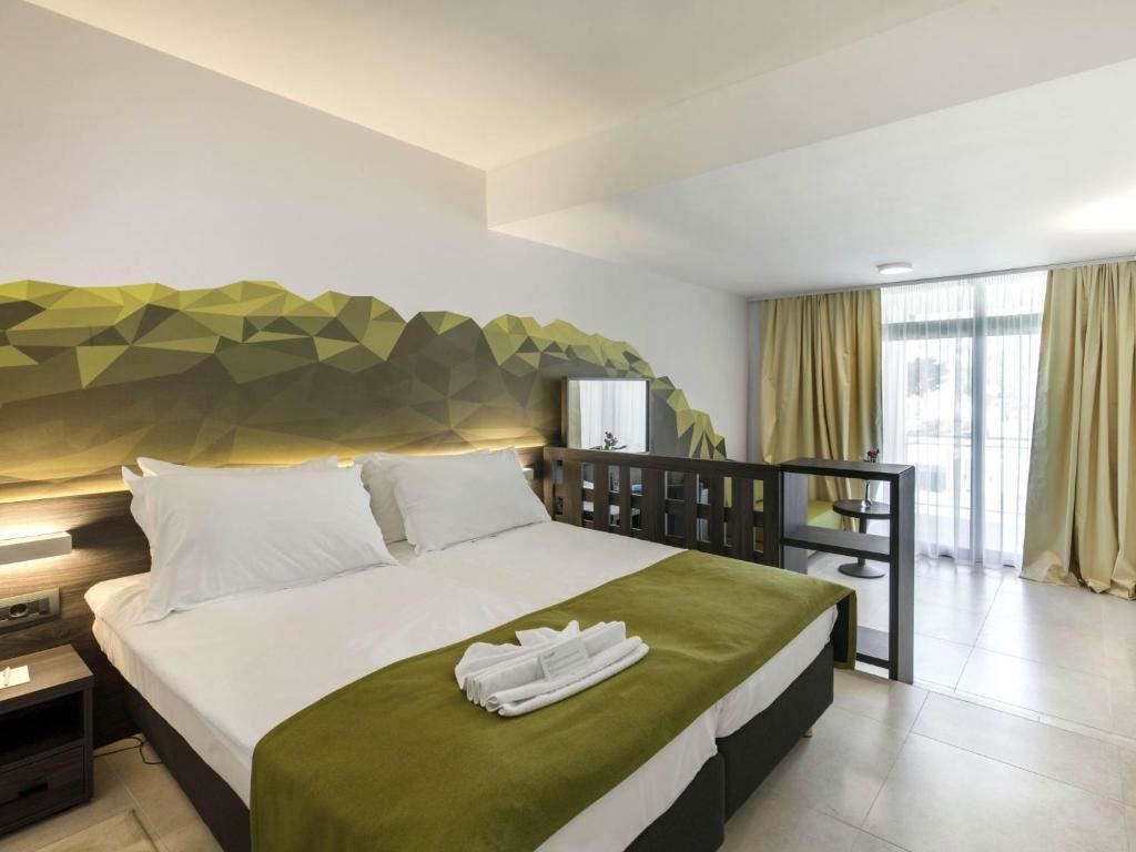 rooms-superior-room-balcony