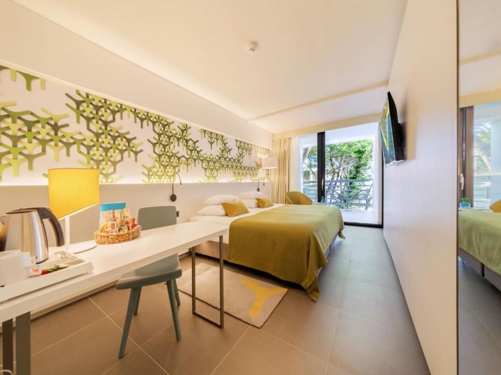 rooms-standard-room-balcony