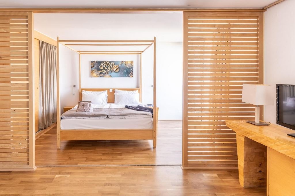 rooms-standard-familysuite-balcony