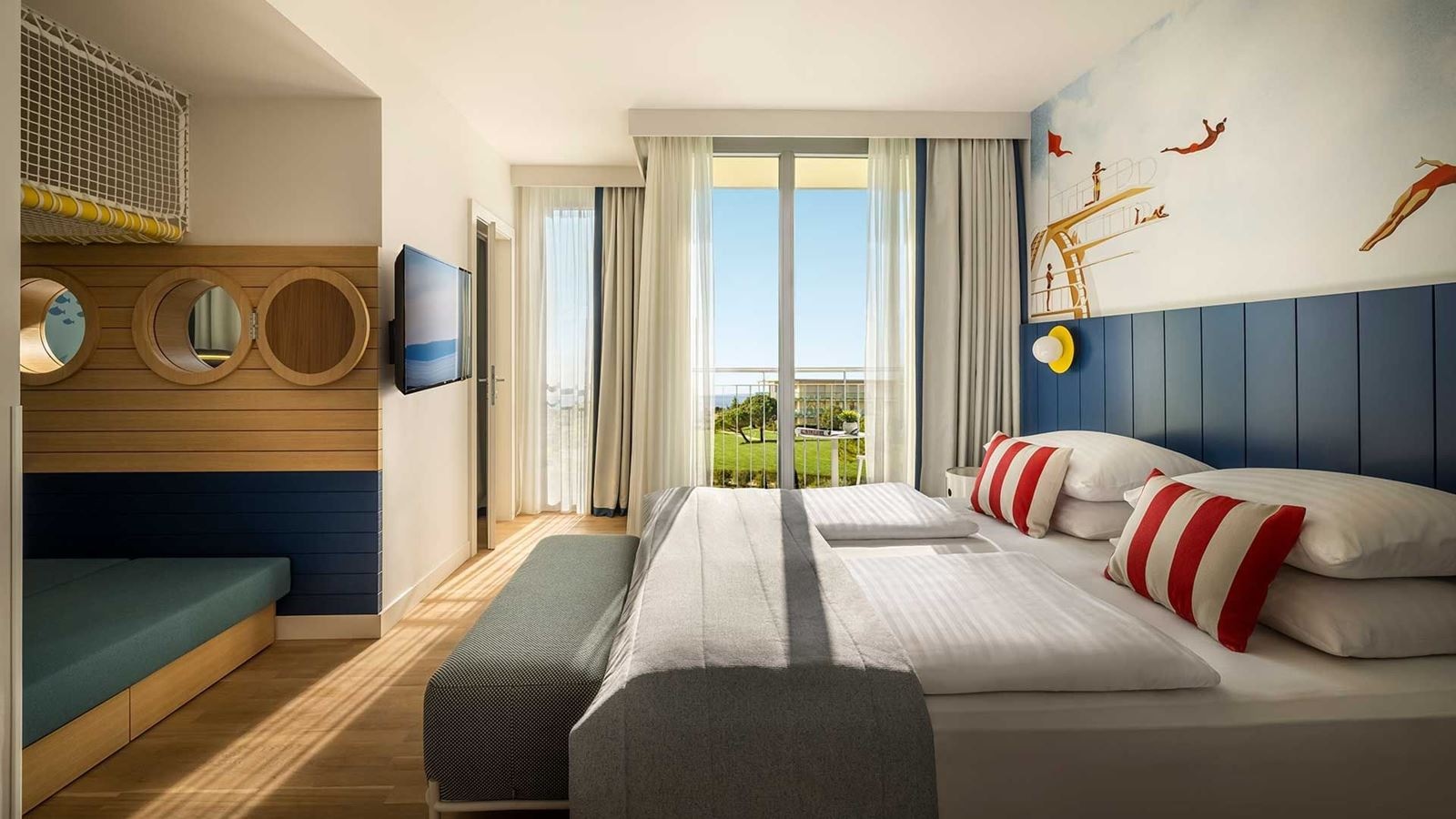 rooms-superior-familyroom