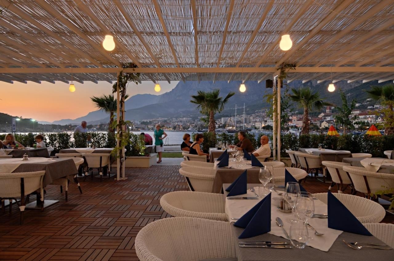 restaurants-restaurants