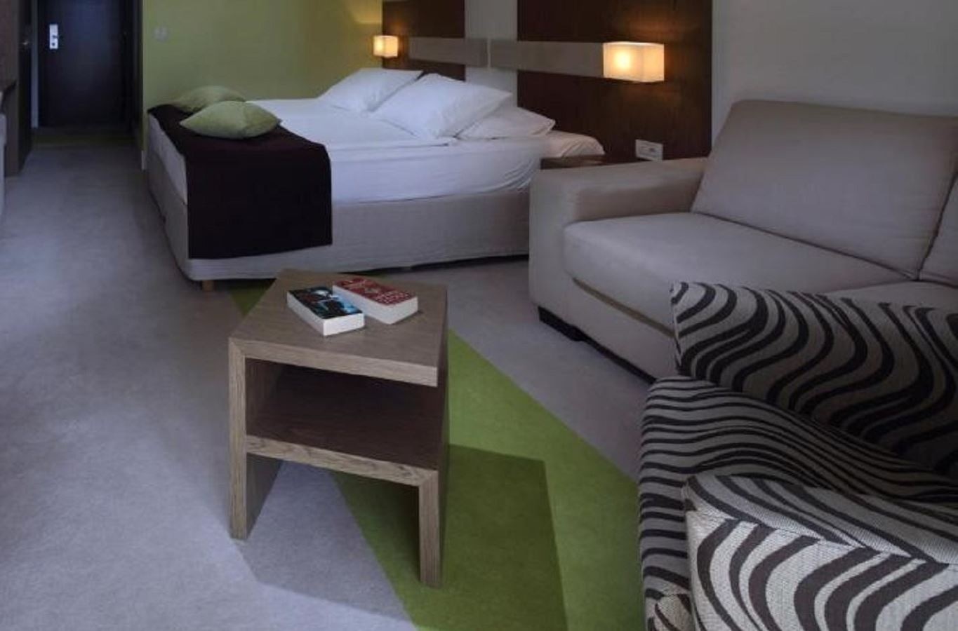 rooms-standard-room-balcony