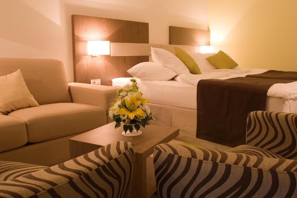 rooms-standard-room-balcony