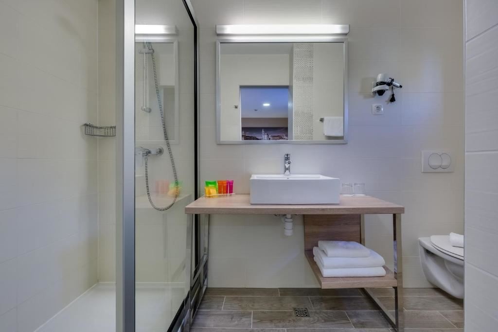 rooms-double-premium-room-balcony