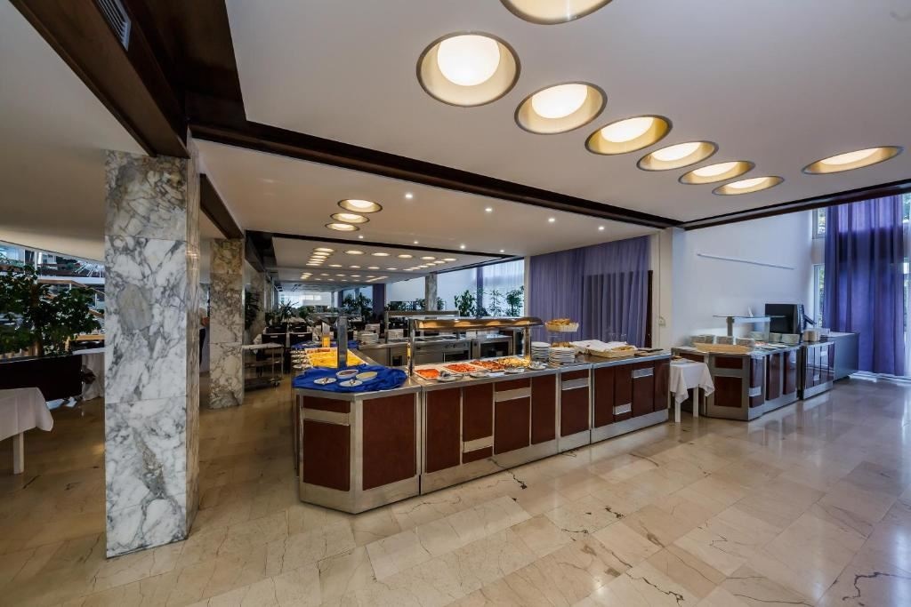 restaurants-restaurants