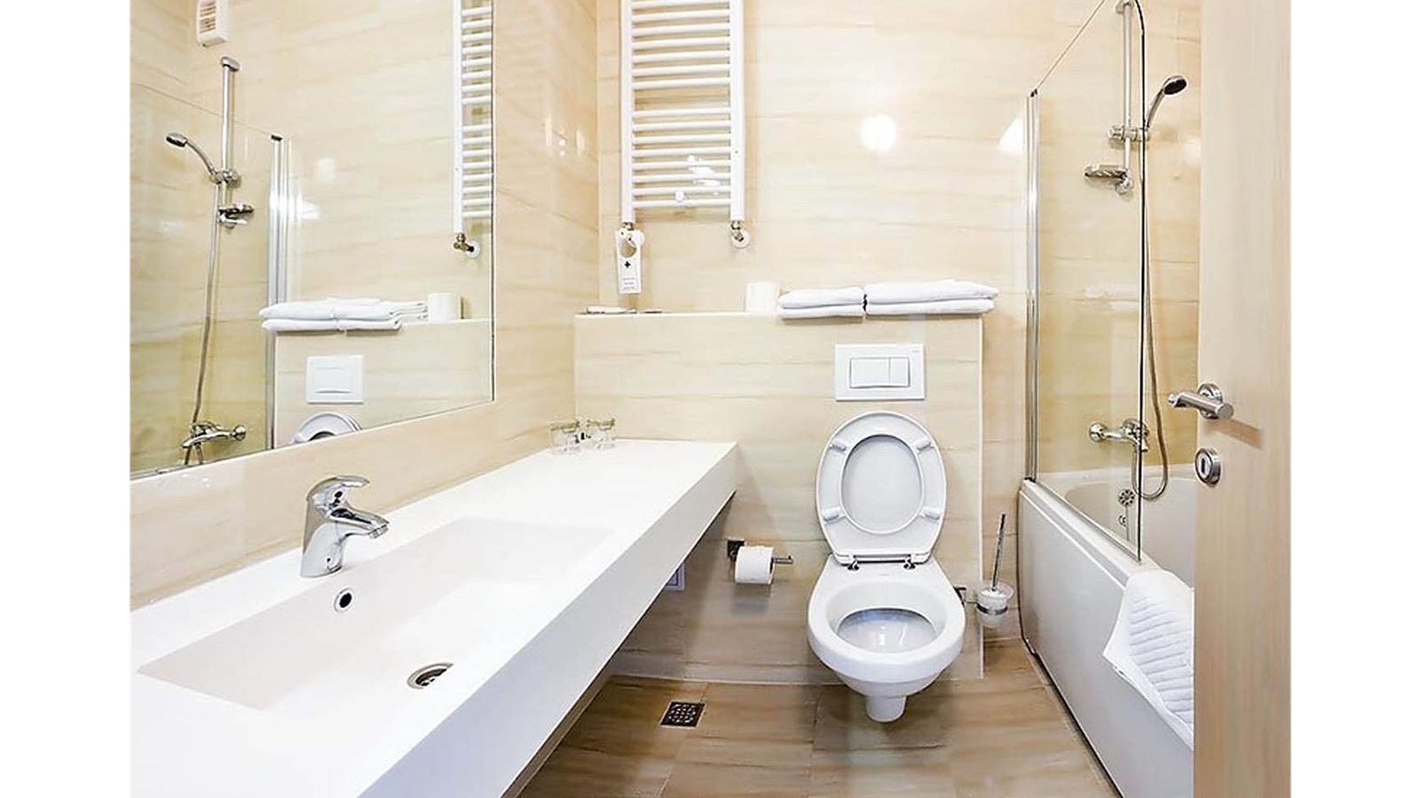 rooms-superior-room-seaside-frenchbalcony