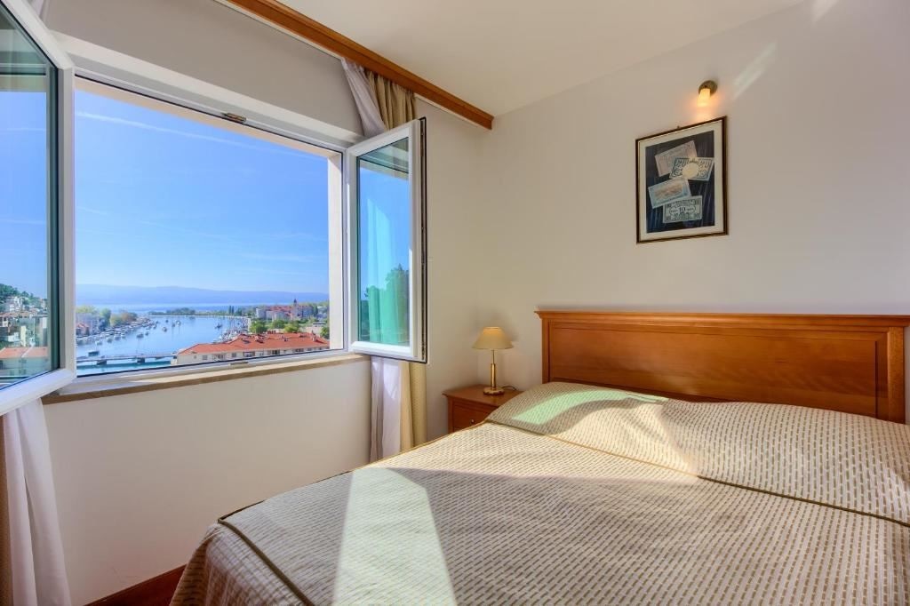 rooms-double-classic-room-seaview
