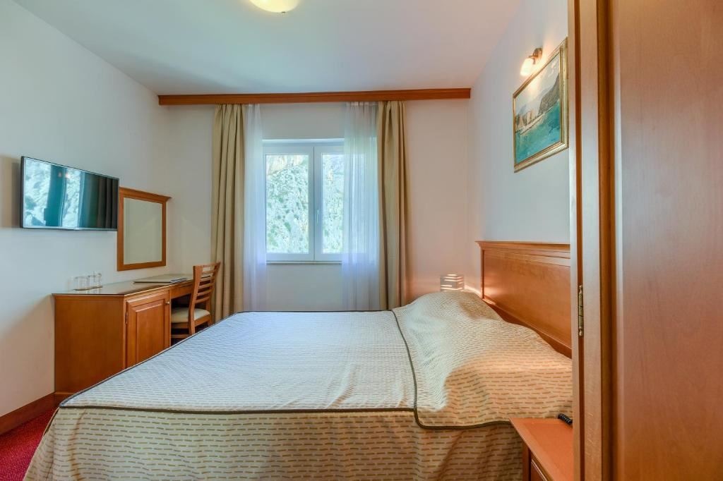 rooms-double-standard-room-riverview