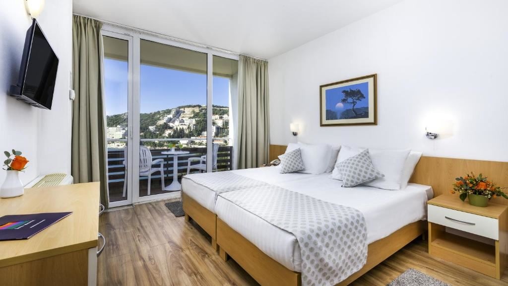 rooms-twin-standard-room-seaview-balcony