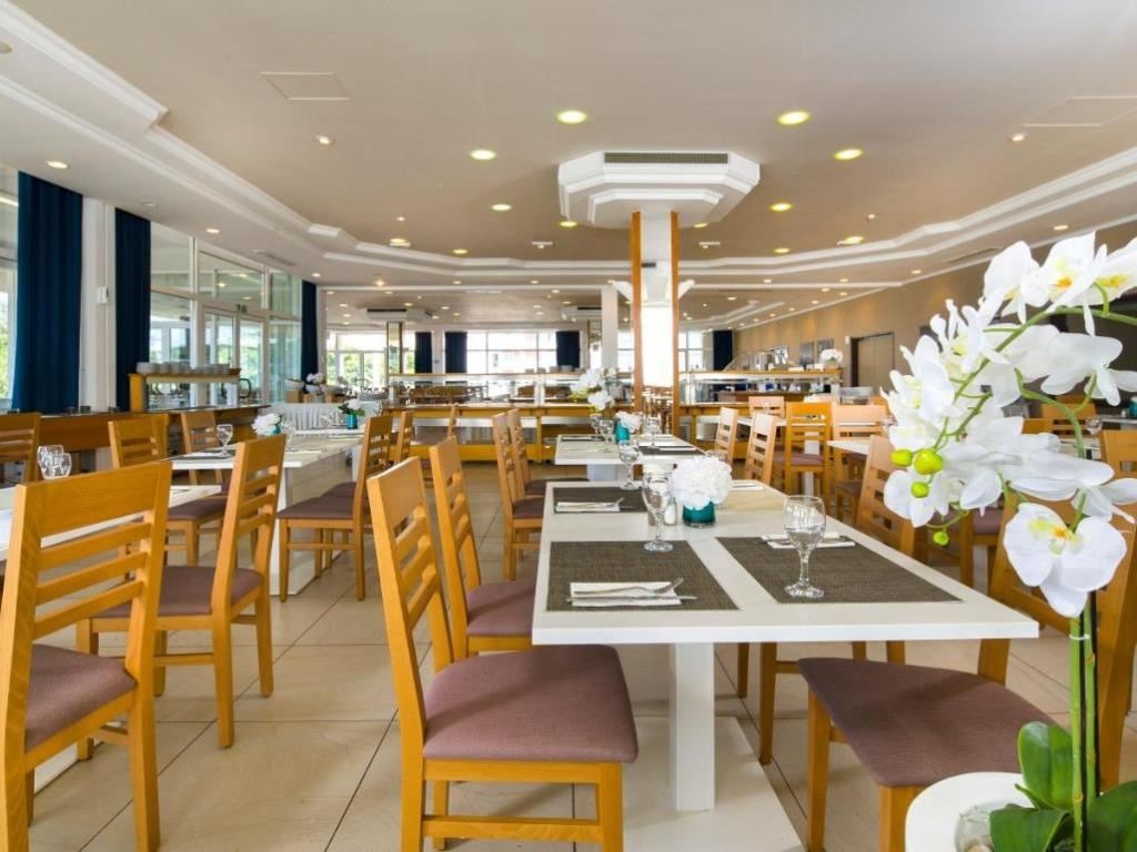 restaurants-restaurant