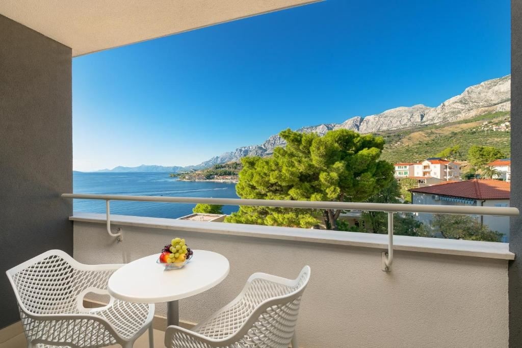 rooms-comfort-room-seaside-balcony