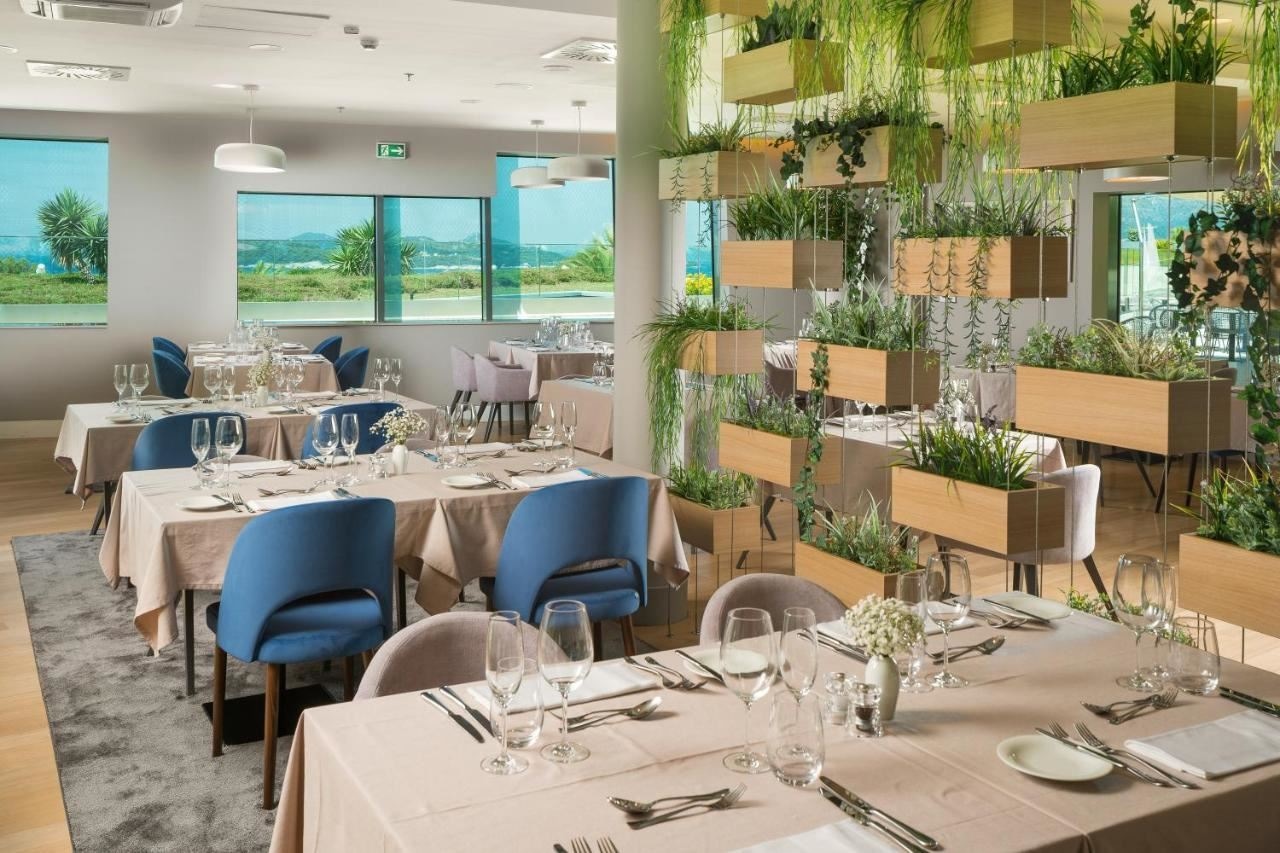 restaurants-restaurants