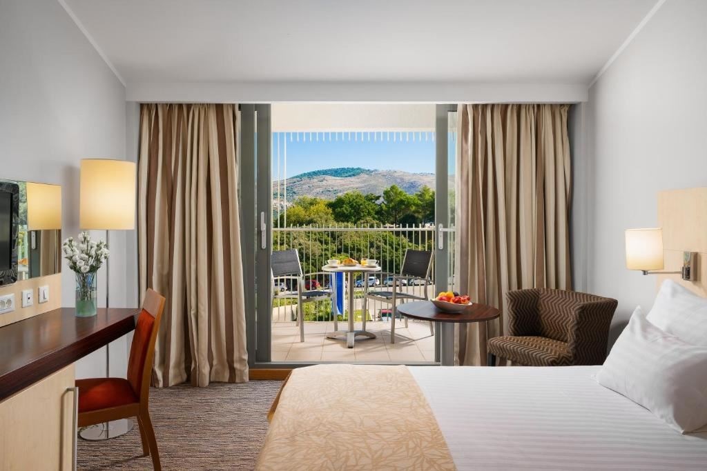 rooms-double-classic-room-park-view-balcony-or-terrace