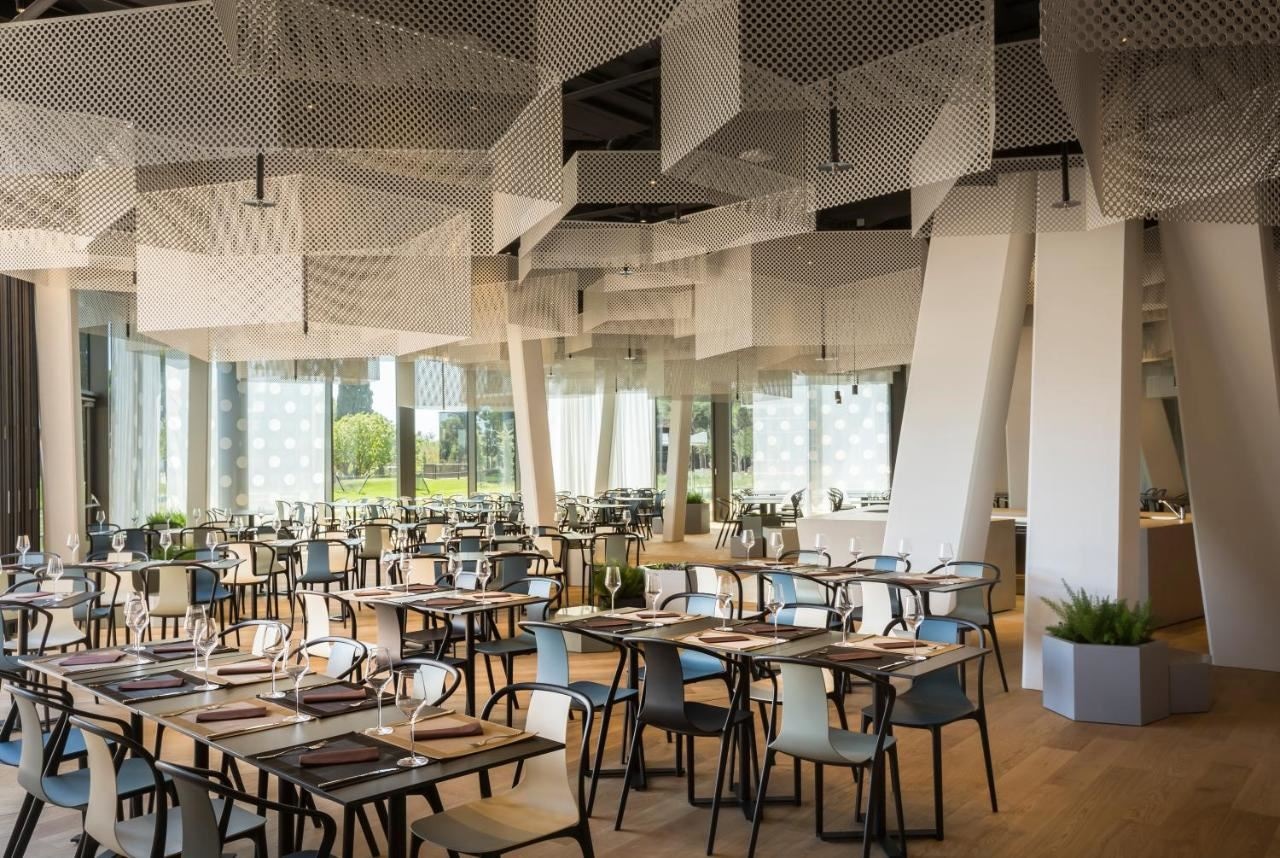 restaurants-restaurant