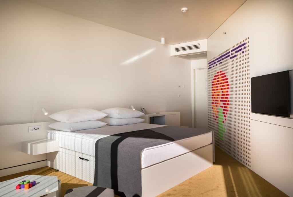 rooms-standard-room-seaside-balcony