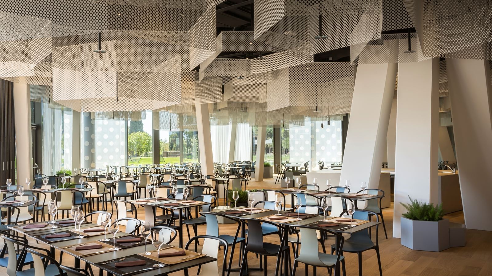 restaurants-main-restaurant