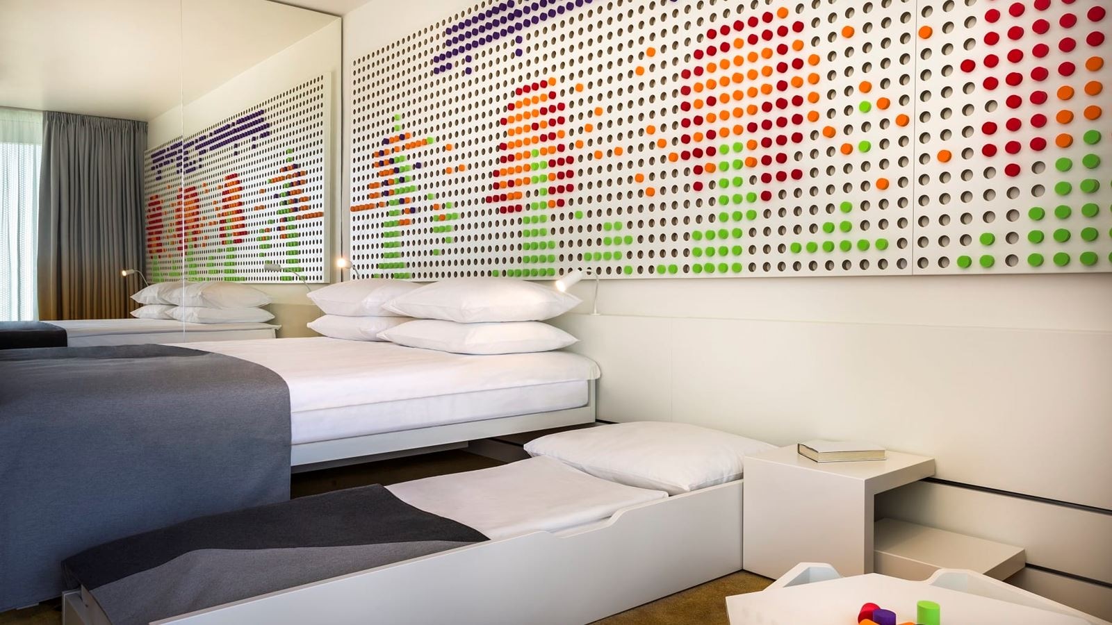 rooms-standard-room-seaside-balcony