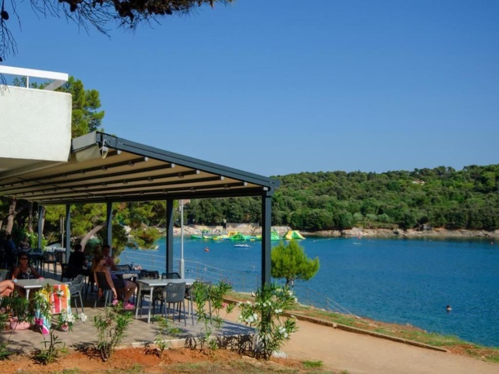 restaurants-restaurant