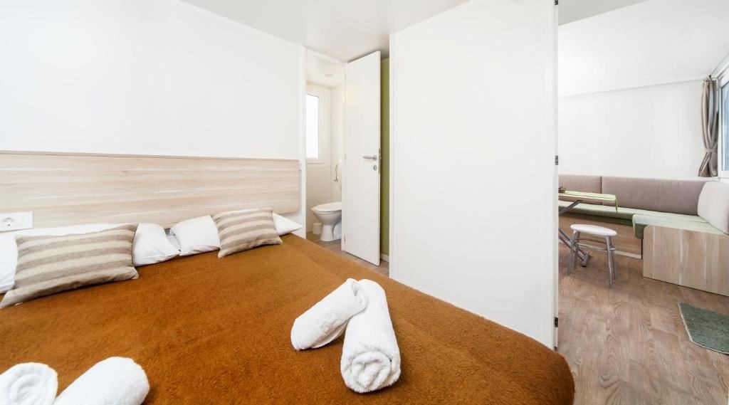 rooms-mobile-home-terrace