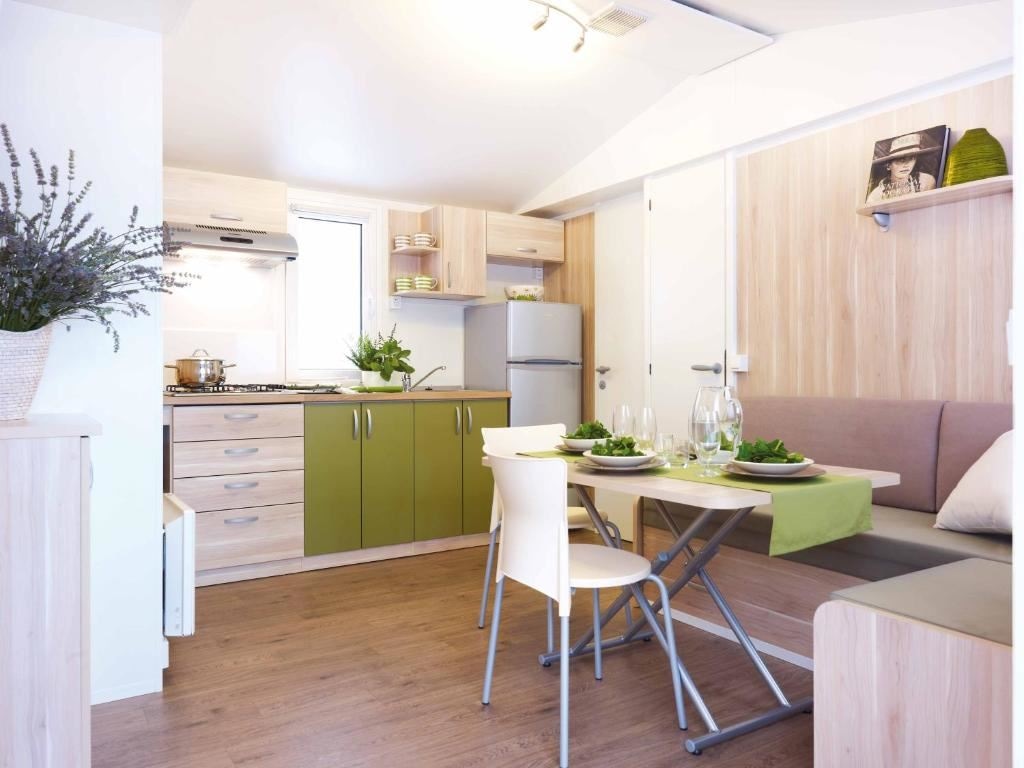 rooms-mobile-home-terrace