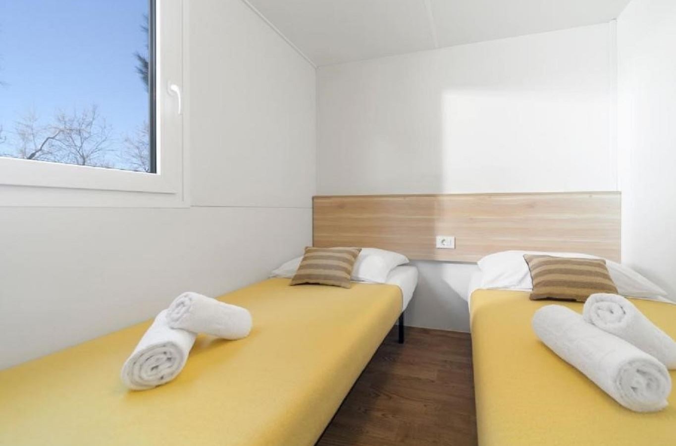 rooms-mobile-home-terrace